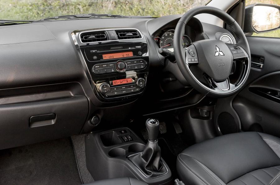 Торпедо Mitsubishi Mirage 2016 года  (UK) (фото 27 из 34)